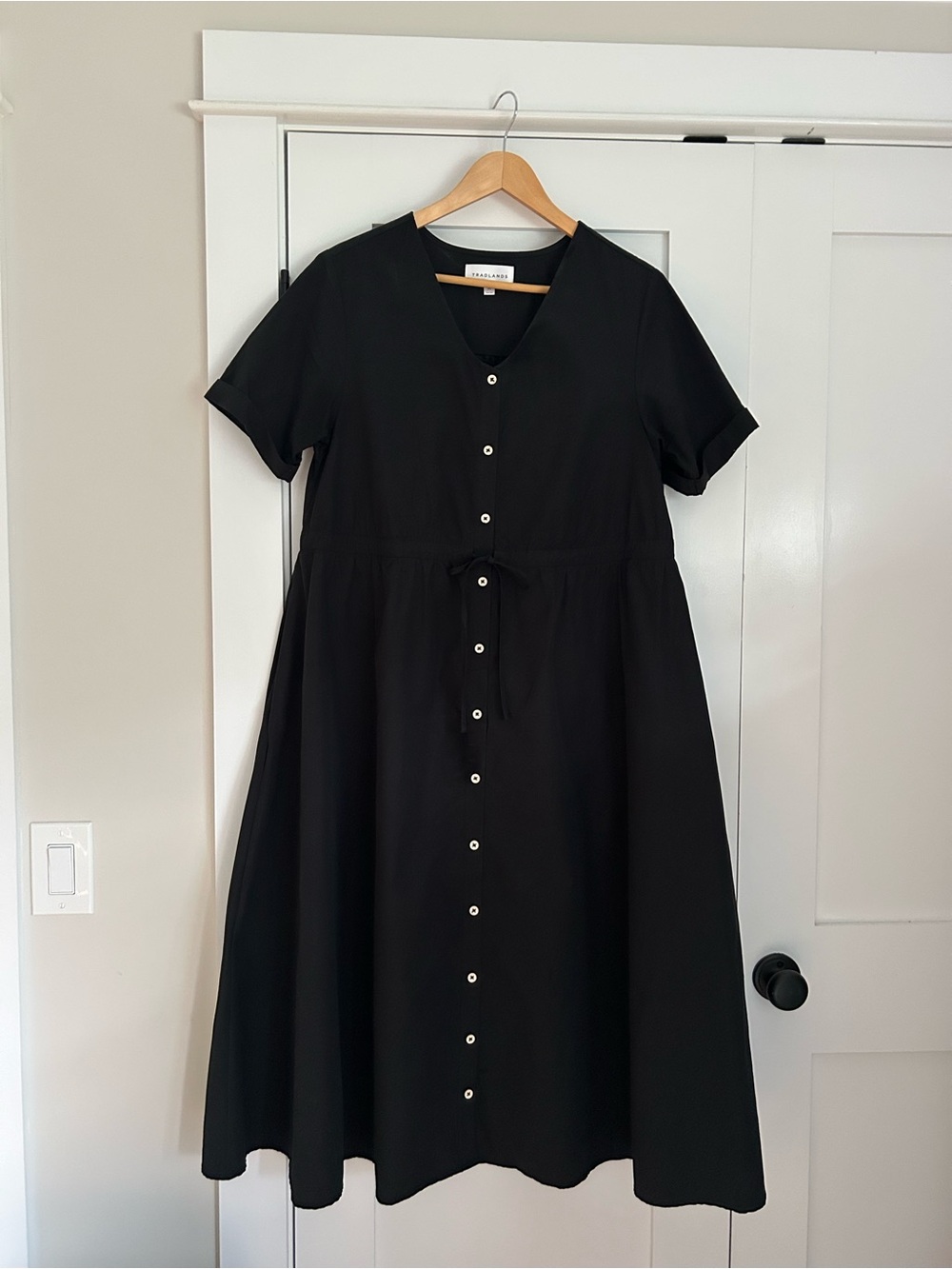 Tradlands Black Short-Sleeve Button-Front Midi Dress